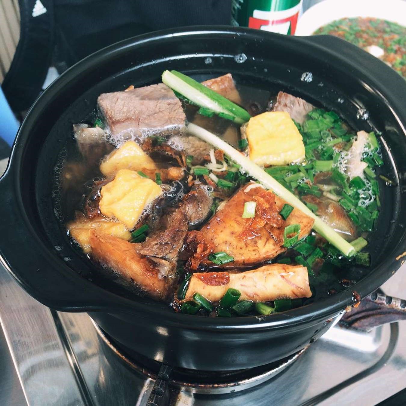          Goat meat hot pot - A special dish to enjoy with beer for the people of Saigon